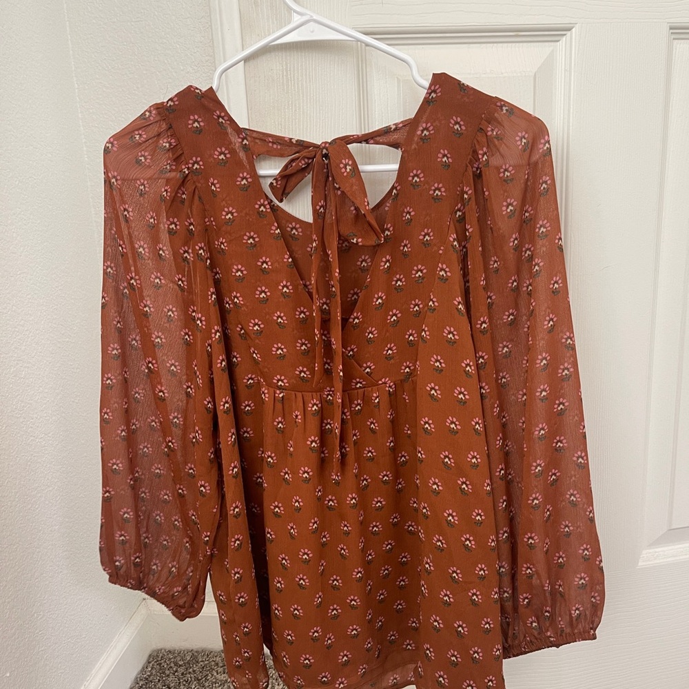 DR2 Rust Floral Blouse with Tie-Back